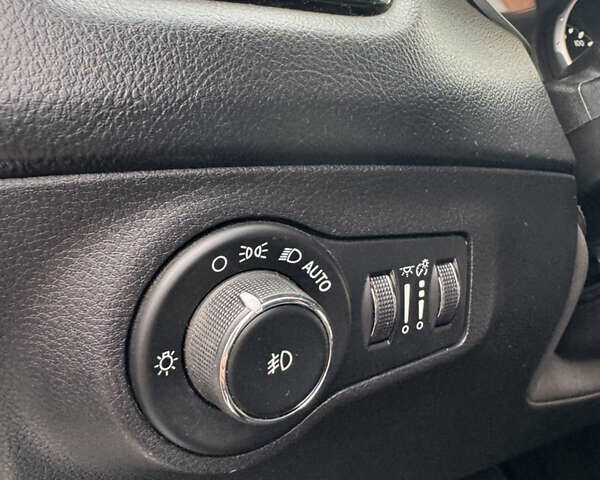 Белый Джип Компас, объемом двигателя 2.36 л и пробегом 84 тыс. км за 13200 $, фото 22 на Automoto.ua