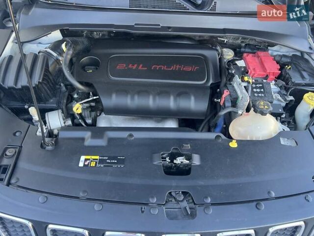 Білий Джип Compass, об'ємом двигуна 2.36 л та пробігом 117 тис. км за 16350 $, фото 33 на Automoto.ua