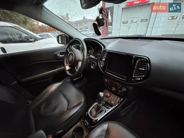 Джип Компас 2018 в Днепре (Днепропетровске) на Automoto.ua Белый Джип Компас, объемом двигателя 2.36 л и пробегом 112 тыс. км за 16300 $, фото 10 на Automoto.ua