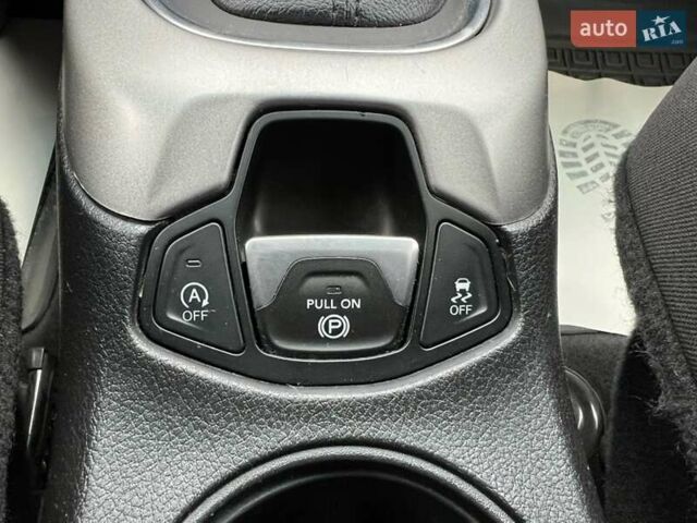 Белый Джип Компас, объемом двигателя 2.36 л и пробегом 73 тыс. км за 10500 $, фото 14 на Automoto.ua