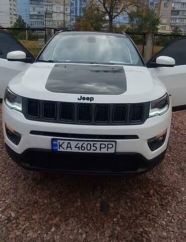Білий Джип Compass, об'ємом двигуна 2.36 л та пробігом 180 тис. км за 13150 $, фото 2 на Automoto.ua