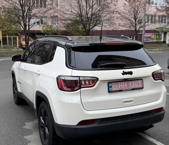 Белый Джип Компас, объемом двигателя 2.4 л и пробегом 131 тыс. км за 15200 $, фото 4 на Automoto.ua