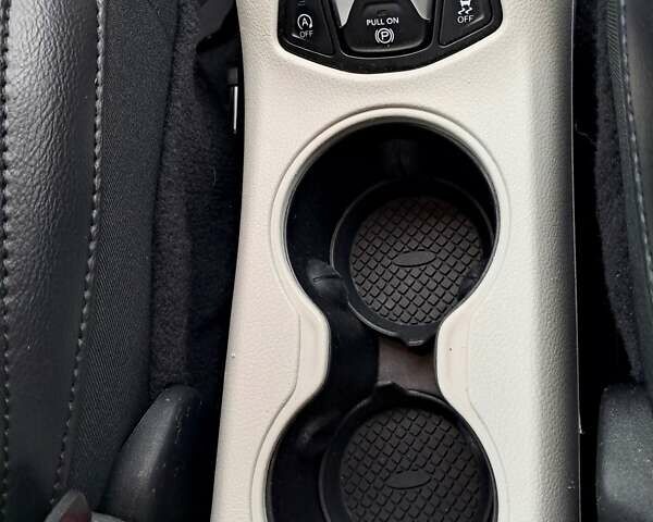 Белый Джип Компас, объемом двигателя 2.36 л и пробегом 117 тыс. км за 14300 $, фото 16 на Automoto.ua