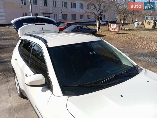 Білий Джип Compass, об'ємом двигуна 2.4 л та пробігом 64 тис. км за 14500 $, фото 3 на Automoto.ua