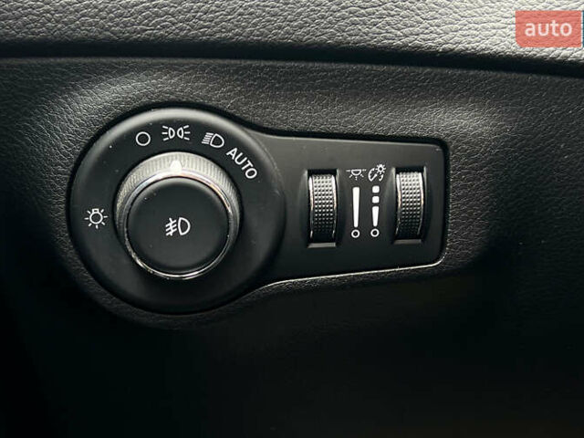 Белый Джип Компас, объемом двигателя 2.4 л и пробегом 108 тыс. км за 15590 $, фото 23 на Automoto.ua