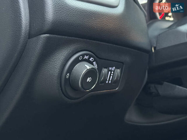 Білий Джип Compass, об'ємом двигуна 2.36 л та пробігом 96 тис. км за 14900 $, фото 19 на Automoto.ua