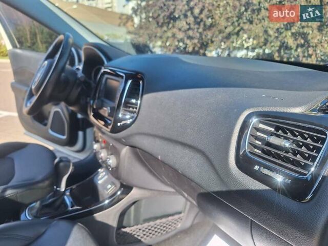 Білий Джип Compass, об'ємом двигуна 2.36 л та пробігом 180 тис. км за 13150 $, фото 29 на Automoto.ua