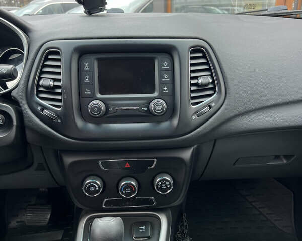 Белый Джип Компас, объемом двигателя 2.36 л и пробегом 73 тыс. км за 10500 $, фото 12 на Automoto.ua