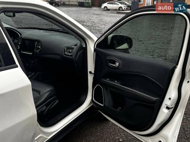 Белый Джип Компас, объемом двигателя 2.4 л и пробегом 225 тыс. км за 10700 $, фото 25 на Automoto.ua