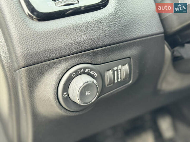 Білий Джип Compass, об'ємом двигуна 2.4 л та пробігом 64 тис. км за 16500 $, фото 9 на Automoto.ua