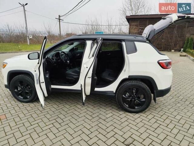 Белый Джип Компас, объемом двигателя 2.36 л и пробегом 74 тыс. км за 16250 $, фото 32 на Automoto.ua