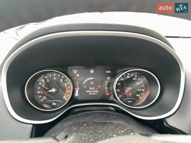 Білий Джип Compass, об'ємом двигуна 2.36 л та пробігом 300 тис. км за 2400 $, фото 8 на Automoto.ua