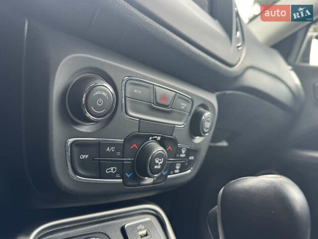 Білий Джип Compass, об'ємом двигуна 2.36 л та пробігом 96 тис. км за 14900 $, фото 35 на Automoto.ua