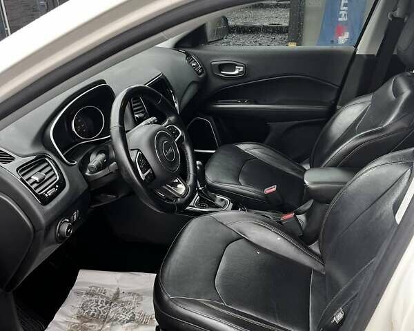 Белый Джип Компас, объемом двигателя 2.4 л и пробегом 225 тыс. км за 10700 $, фото 7 на Automoto.ua