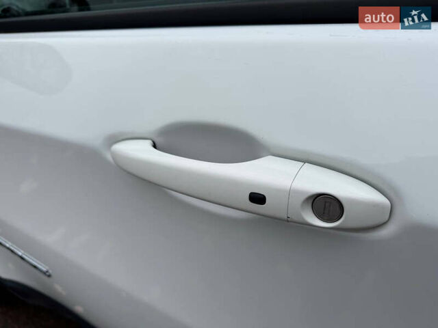 Белый Джип Компас, объемом двигателя 2.36 л и пробегом 190 тыс. км за 12900 $, фото 15 на Automoto.ua