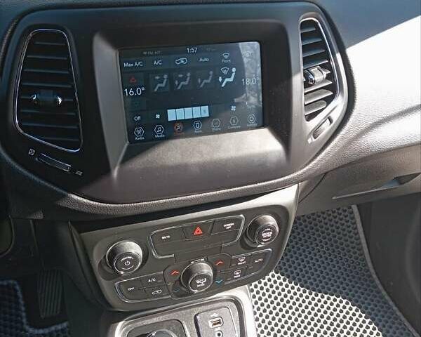 Білий Джип Compass, об'ємом двигуна 2.4 л та пробігом 64 тис. км за 14500 $, фото 13 на Automoto.ua