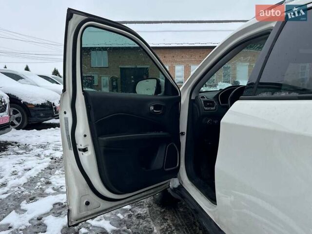 Белый Джип Компас, объемом двигателя 2.4 л и пробегом 227 тыс. км за 8200 $, фото 17 на Automoto.ua