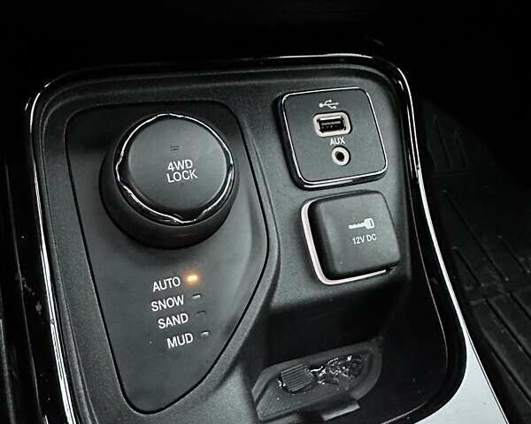 Белый Джип Компас, объемом двигателя 2.4 л и пробегом 101 тыс. км за 16800 $, фото 35 на Automoto.ua