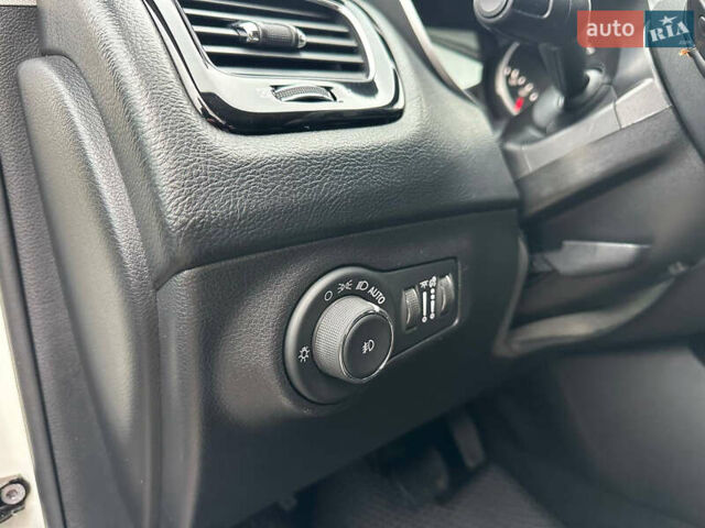 Белый Джип Компас, объемом двигателя 2.36 л и пробегом 190 тыс. км за 12900 $, фото 19 на Automoto.ua