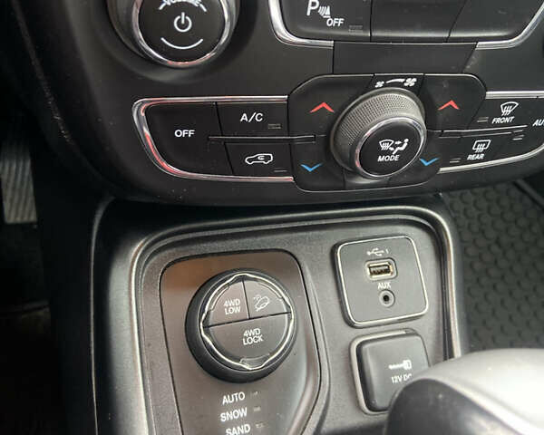 Белый Джип Компас, объемом двигателя 2.36 л и пробегом 102 тыс. км за 13300 $, фото 16 на Automoto.ua