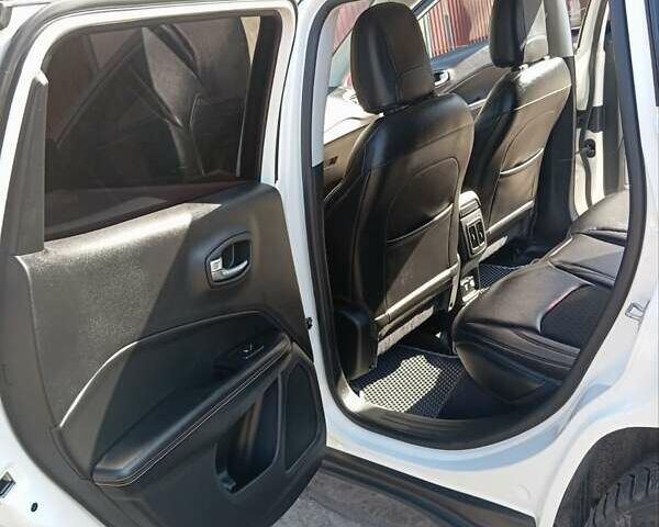 Білий Джип Compass, об'ємом двигуна 2.4 л та пробігом 64 тис. км за 14500 $, фото 16 на Automoto.ua