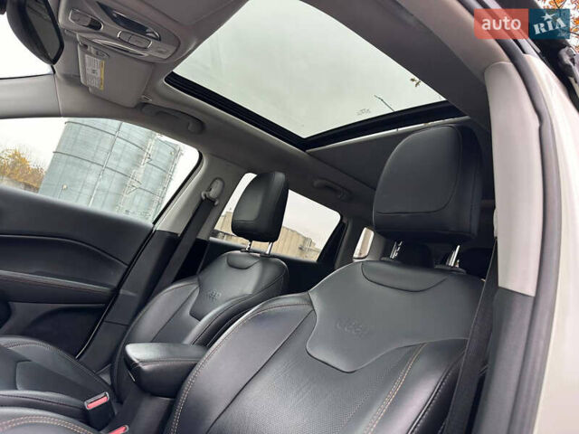 Белый Джип Компас, объемом двигателя 2.36 л и пробегом 190 тыс. км за 12900 $, фото 21 на Automoto.ua