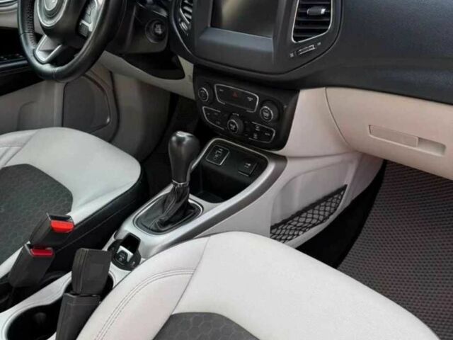 Белый Джип Компас, объемом двигателя 2.4 л и пробегом 126 тыс. км за 9600 $, фото 2 на Automoto.ua