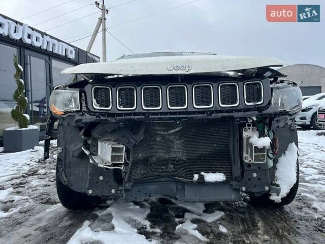 Белый Джип Компас, объемом двигателя 2.4 л и пробегом 227 тыс. км за 8200 $, фото 21 на Automoto.ua