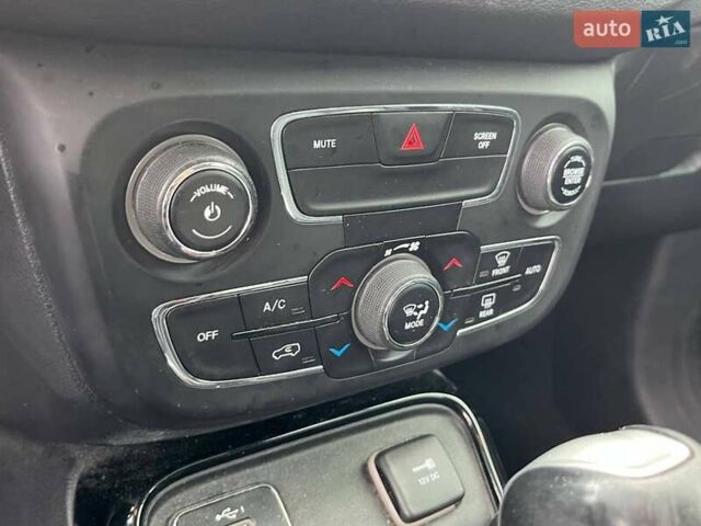 Белый Джип Компас, объемом двигателя 2.4 л и пробегом 227 тыс. км за 8200 $, фото 10 на Automoto.ua