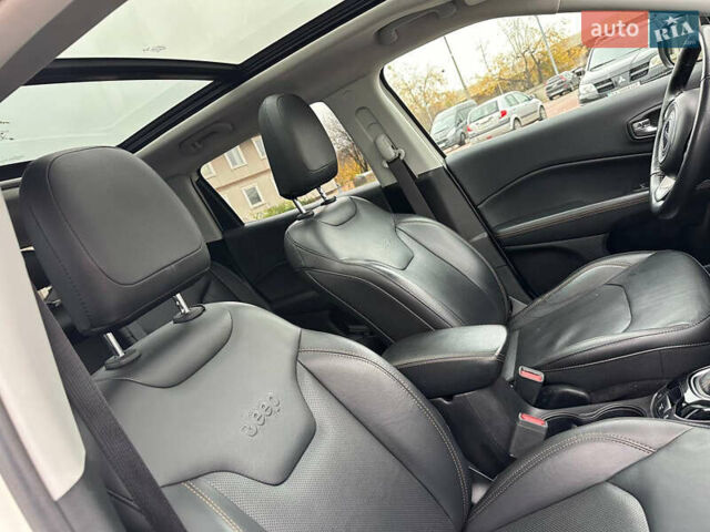 Белый Джип Компас, объемом двигателя 2.36 л и пробегом 190 тыс. км за 12900 $, фото 35 на Automoto.ua