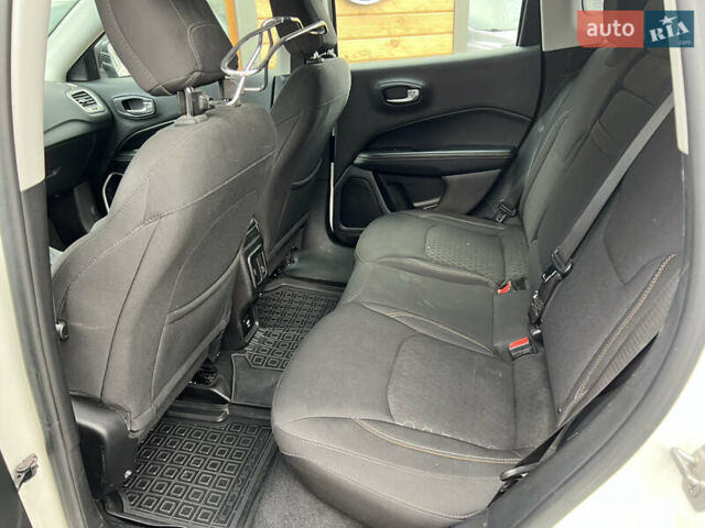 Белый Джип Компас, объемом двигателя 2.36 л и пробегом 73 тыс. км за 10500 $, фото 9 на Automoto.ua