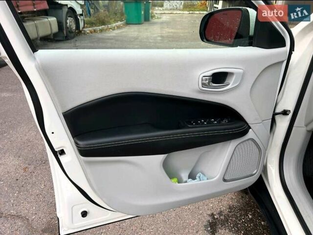 Белый Джип Компас, объемом двигателя 2.36 л и пробегом 117 тыс. км за 14900 $, фото 16 на Automoto.ua