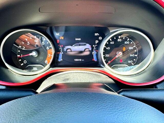 Білий Джип Compass, об'ємом двигуна 2.4 л та пробігом 108 тис. км за 17000 $, фото 6 на Automoto.ua