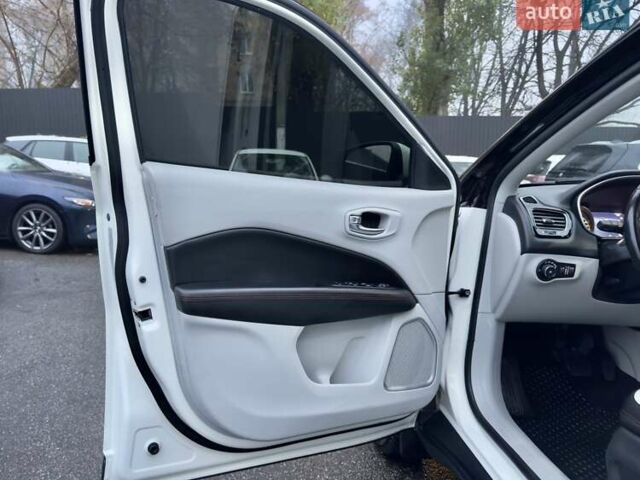 Белый Джип Компас, объемом двигателя 2.36 л и пробегом 71 тыс. км за 16400 $, фото 16 на Automoto.ua