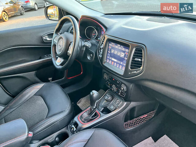 Джип Компас 2019 в Киеве на Automoto.ua Белый Джип Компас, объемом двигателя 2.36 л и пробегом 109 тыс. км за 17500 $, фото 39 на Automoto.ua