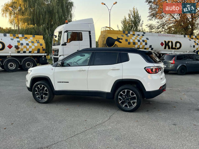 Джип Компас 2019 в Киеве на Automoto.ua Белый Джип Компас, объемом двигателя 2.36 л и пробегом 109 тыс. км за 17500 $, фото 21 на Automoto.ua