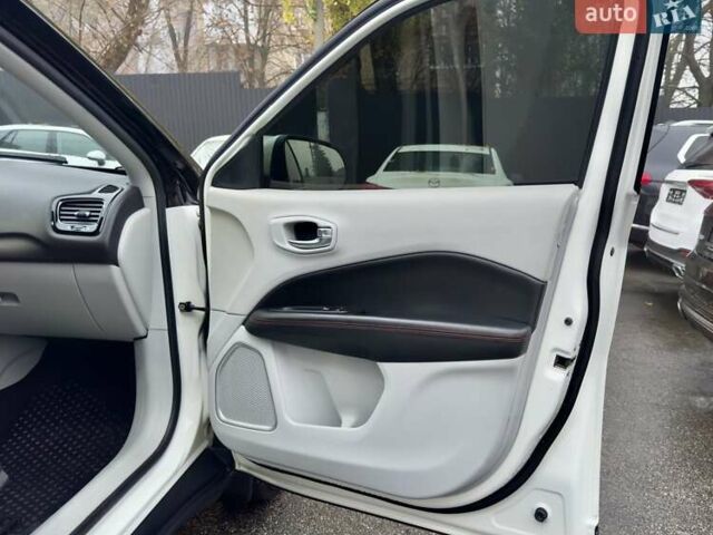 Белый Джип Компас, объемом двигателя 2.36 л и пробегом 71 тыс. км за 16400 $, фото 26 на Automoto.ua