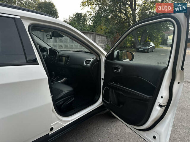 Белый Джип Компас, объемом двигателя 2.36 л и пробегом 79 тыс. км за 15650 $, фото 37 на Automoto.ua