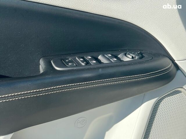 Белый Джип Компас, объемом двигателя 2.4 л и пробегом 117 тыс. км за 16950 $, фото 14 на Automoto.ua