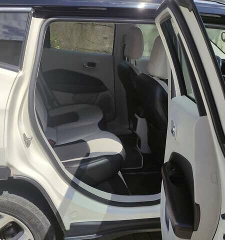 Белый Джип Компас, объемом двигателя 2.36 л и пробегом 104 тыс. км за 15300 $, фото 16 на Automoto.ua