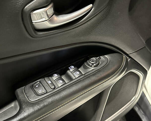 Белый Джип Компас, объемом двигателя 2.36 л и пробегом 99 тыс. км за 15900 $, фото 13 на Automoto.ua