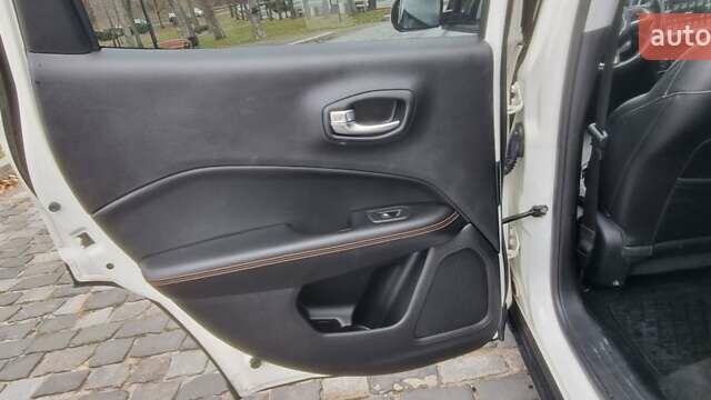 Білий Джип Compass, об'ємом двигуна 2.36 л та пробігом 79 тис. км за 15000 $, фото 24 на Automoto.ua