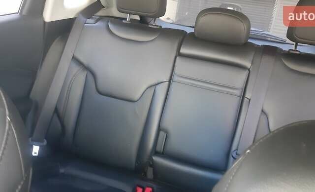 Джип Compass 2019 у Івано-Франківську на Automoto.ua Білий Джип Compass, об'ємом двигуна 2.36 л та пробігом 82 тис. км за 14900 $, фото 9 на Automoto.ua