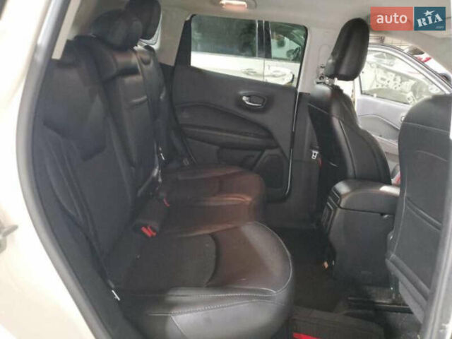Білий Джип Compass, об'ємом двигуна 2.4 л та пробігом 154 тис. км за 7700 $, фото 9 на Automoto.ua