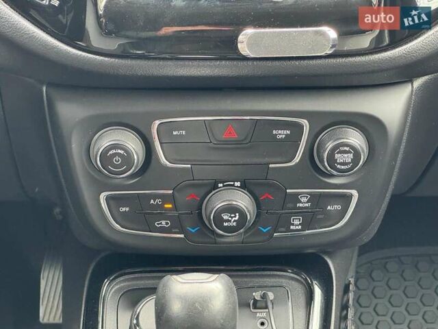 Білий Джип Compass, об'ємом двигуна 2.4 л та пробігом 119 тис. км за 17890 $, фото 28 на Automoto.ua