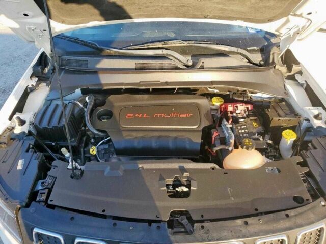 Белый Джип Компас, объемом двигателя 0 л и пробегом 128 тыс. км за 2700 $, фото 11 на Automoto.ua