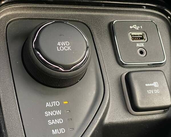 Белый Джип Компас, объемом двигателя 2.36 л и пробегом 108 тыс. км за 15490 $, фото 42 на Automoto.ua