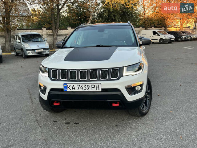 Джип Компас 2019 в Киеве на Automoto.ua Белый Джип Компас, объемом двигателя 2.36 л и пробегом 109 тыс. км за 17500 $, фото 28 на Automoto.ua
