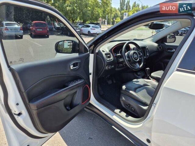 Білий Джип Compass, об'ємом двигуна 1.96 л та пробігом 96 тис. км за 18800 $, фото 16 на Automoto.ua
