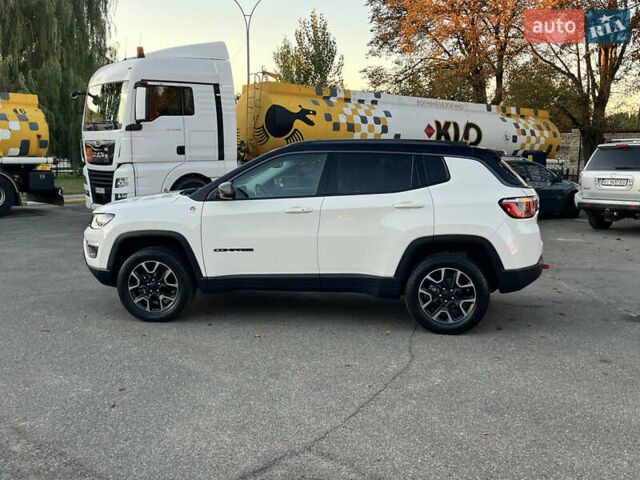 Джип Компас 2019 в Киеве на Automoto.ua Белый Джип Компас, объемом двигателя 2.36 л и пробегом 109 тыс. км за 17500 $, фото 22 на Automoto.ua